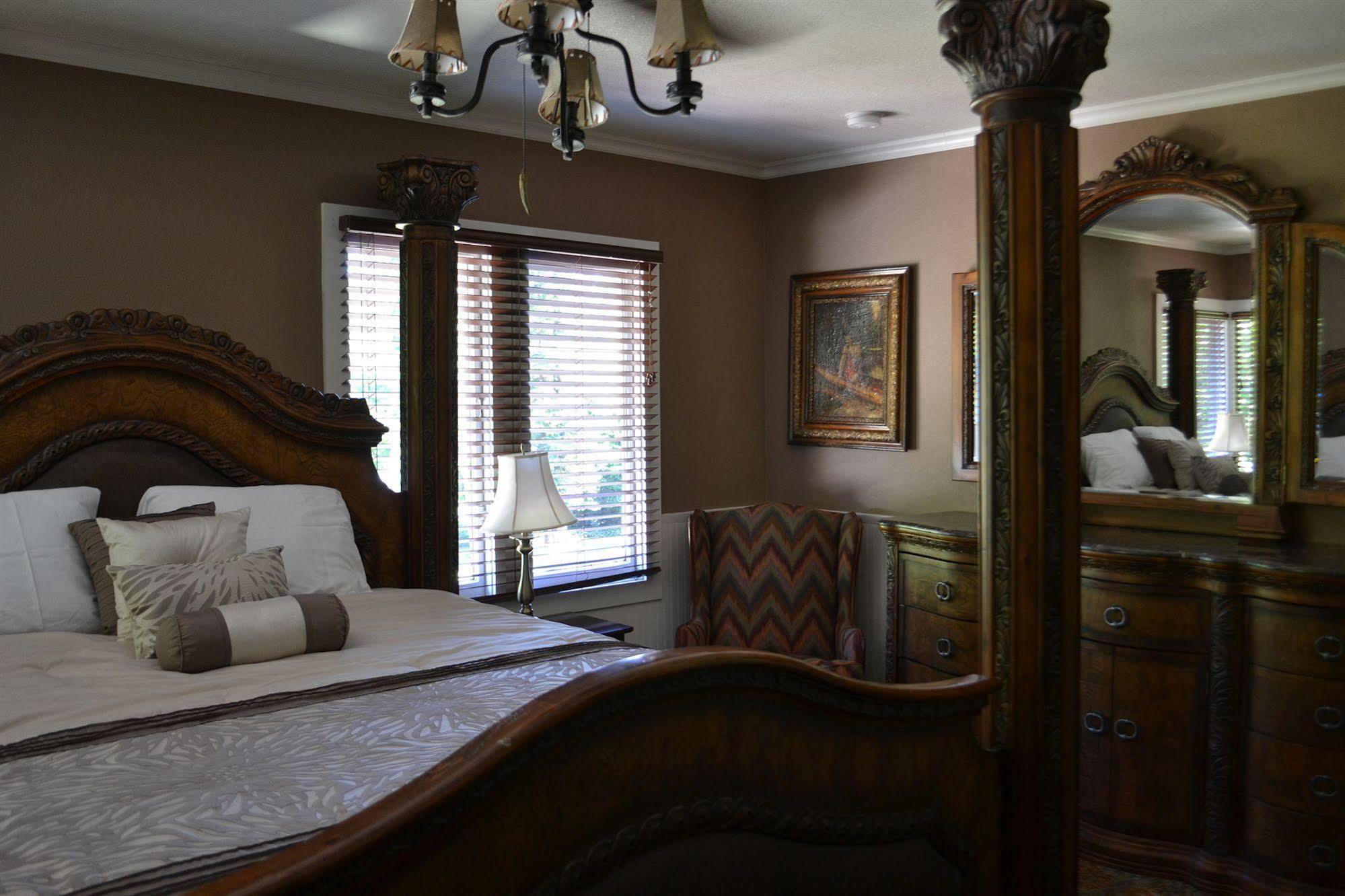 Guerneville Lodge מראה חיצוני תמונה