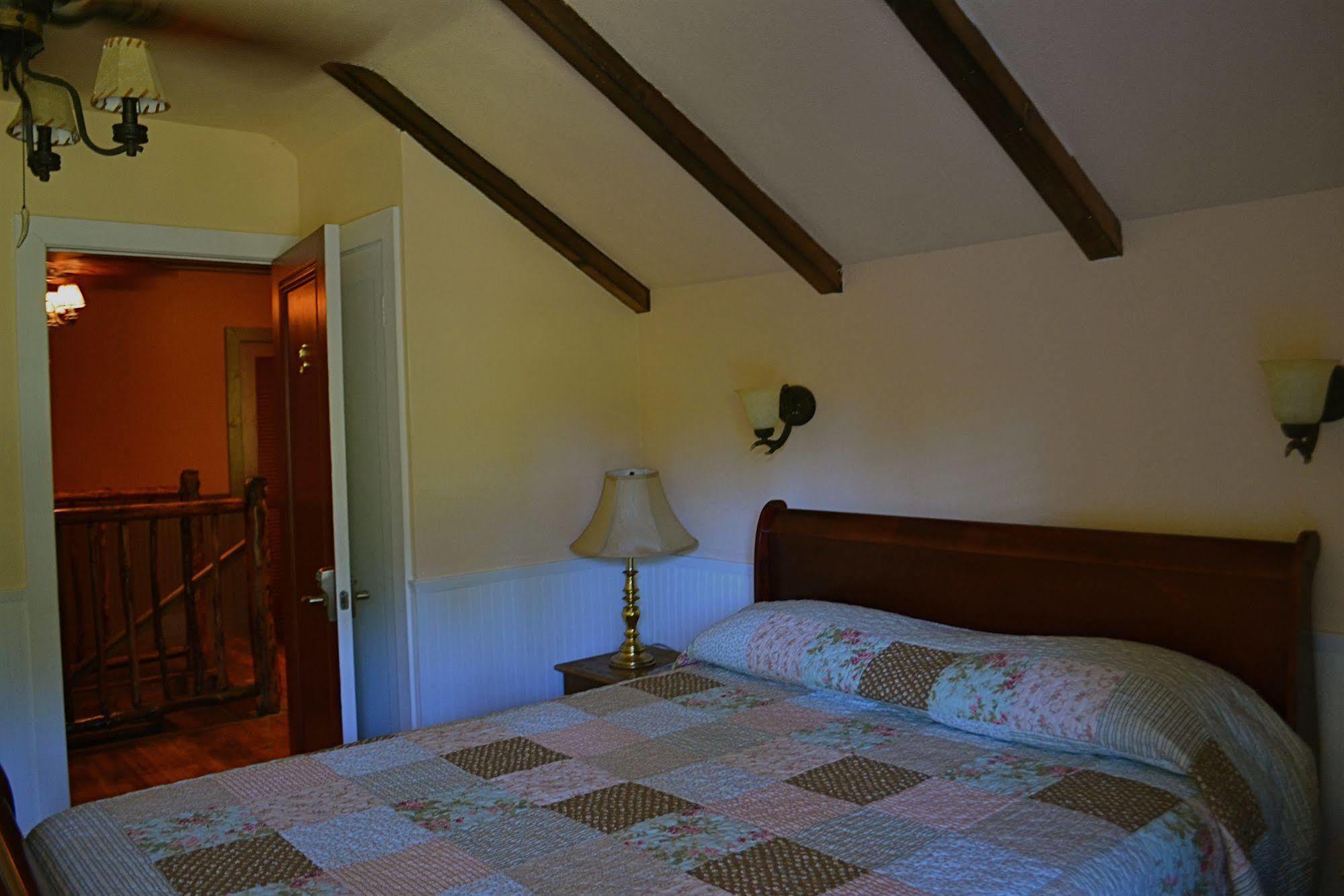 Guerneville Lodge מראה חיצוני תמונה